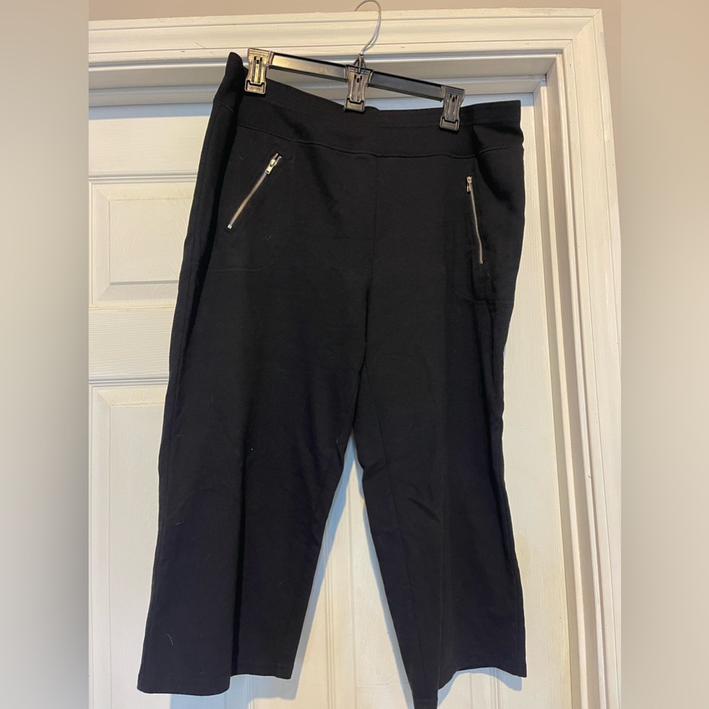 Silverwear black knit crop pant
